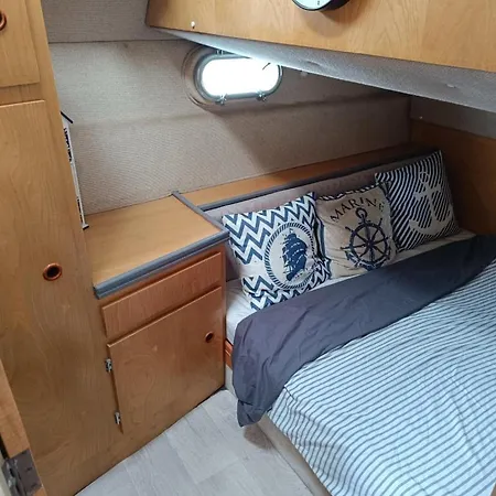Bateau Le Mediterranee 보트호텔 아르젤레쉬르메르
